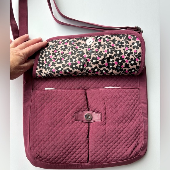 Vera Bradley Iconic Mailbag - Picture 3 of 4